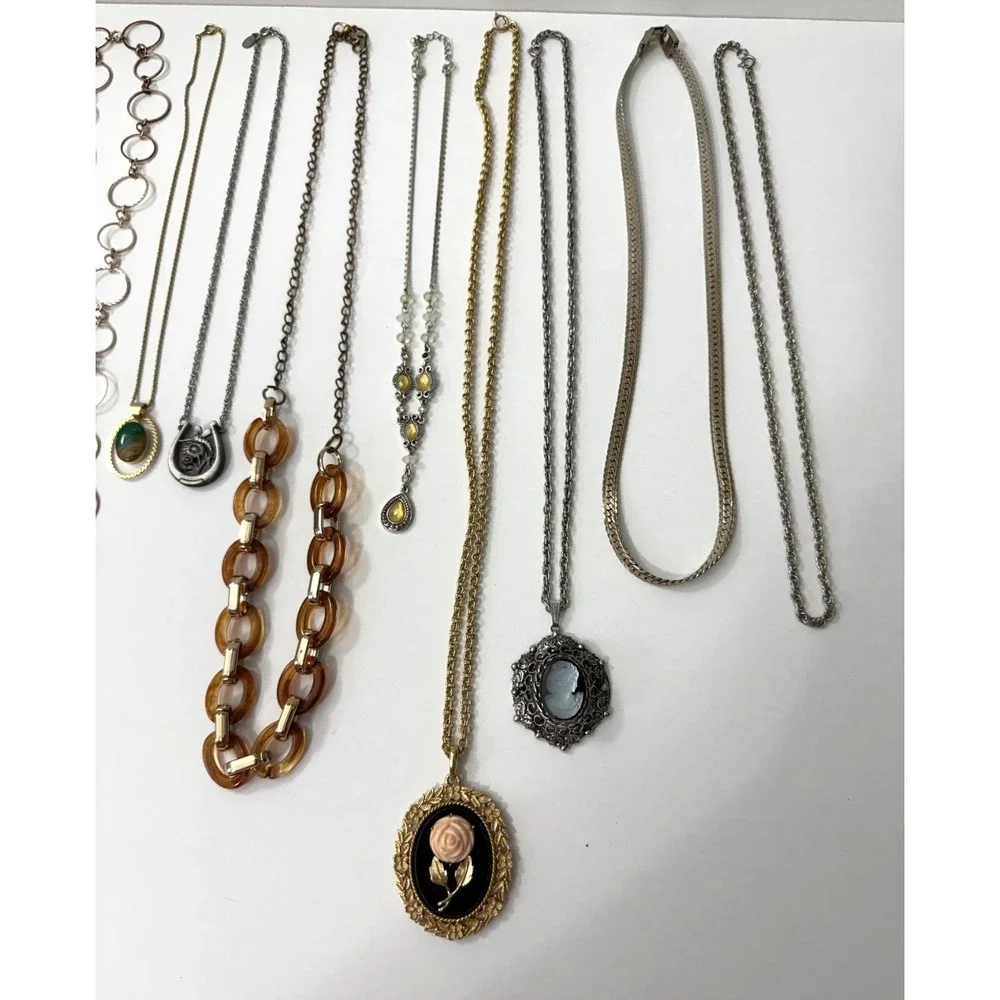 Vintage 13pc Costume Jewelry Lot Necklaces Gold & Silver Tones